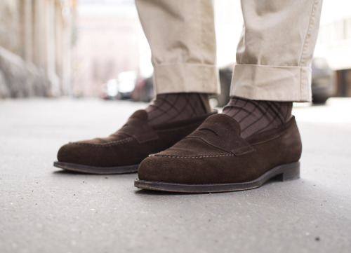 Как правильно подобрать носки мужчине по цвету к брюкам или обуви